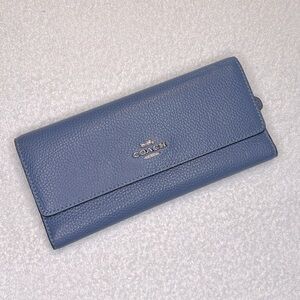 Coach Trifold Leather Womens Wallet beautiful blue snap closure, style 39745 EUC